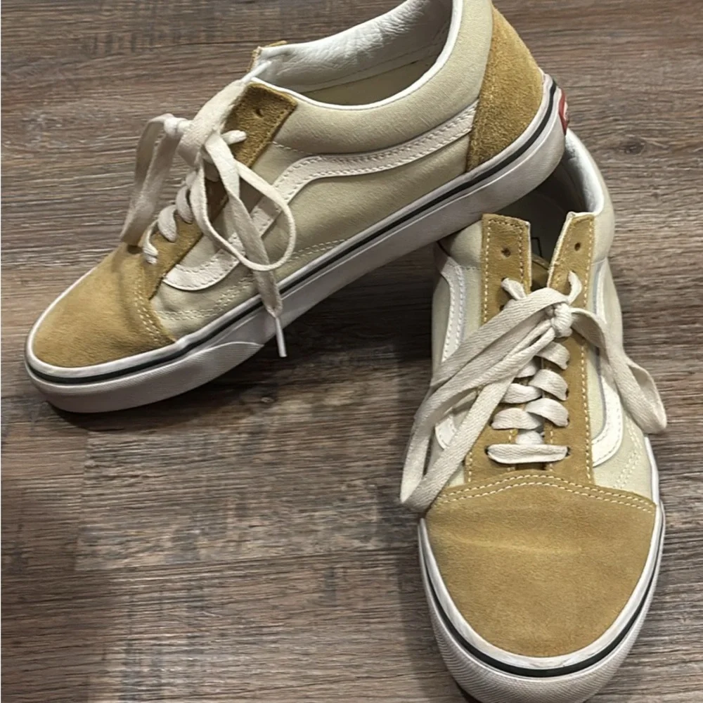 vans - Picture 1 of 1
